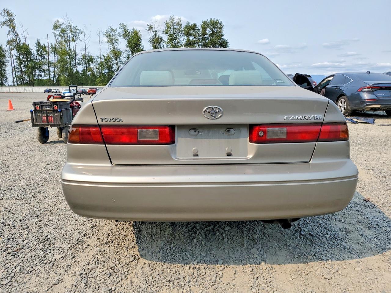 1999 Toyota Camry Le Желто-коричневый vin: JT2BG22K4X0331925