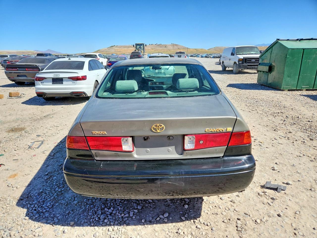 2000 Toyota Camry Le Gray vin: JT2BG22K4Y0406205