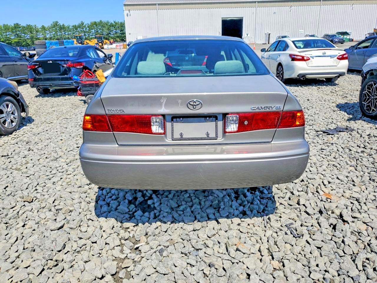 2000 Toyota Camry Le Бежевый vin: JT2BG22K4Y0419357