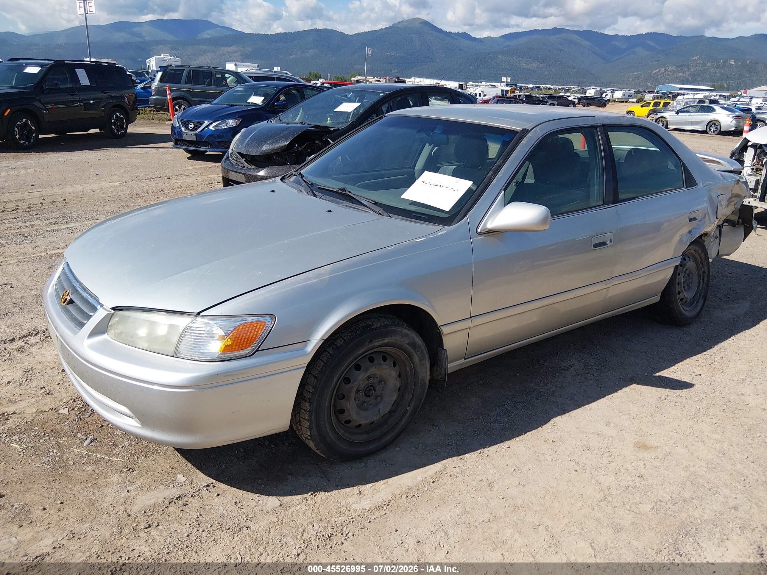 2000 Toyota Camry Le Silver vin: JT2BG22K4Y0421691