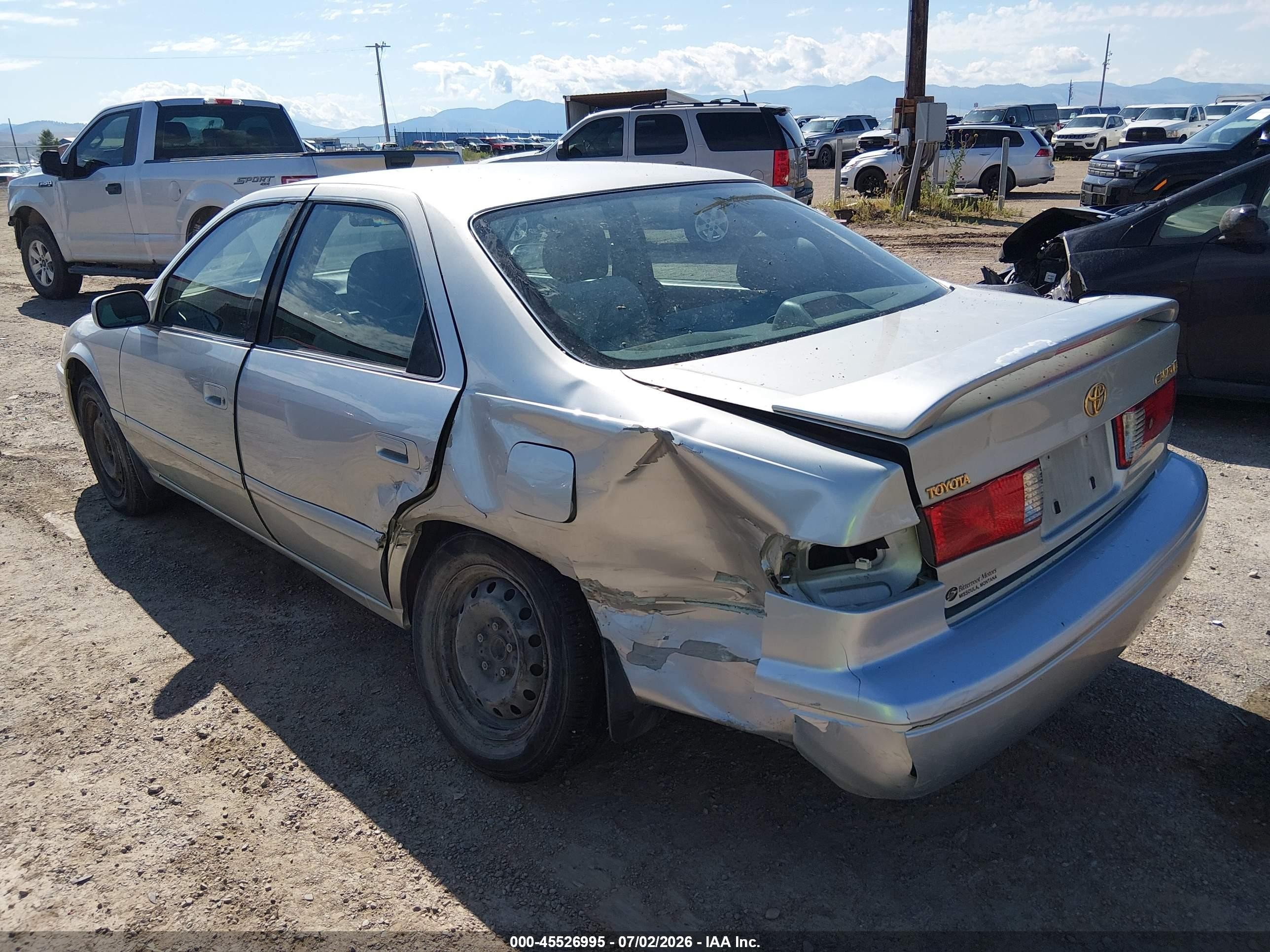 2000 Toyota Camry Le Silver vin: JT2BG22K4Y0421691