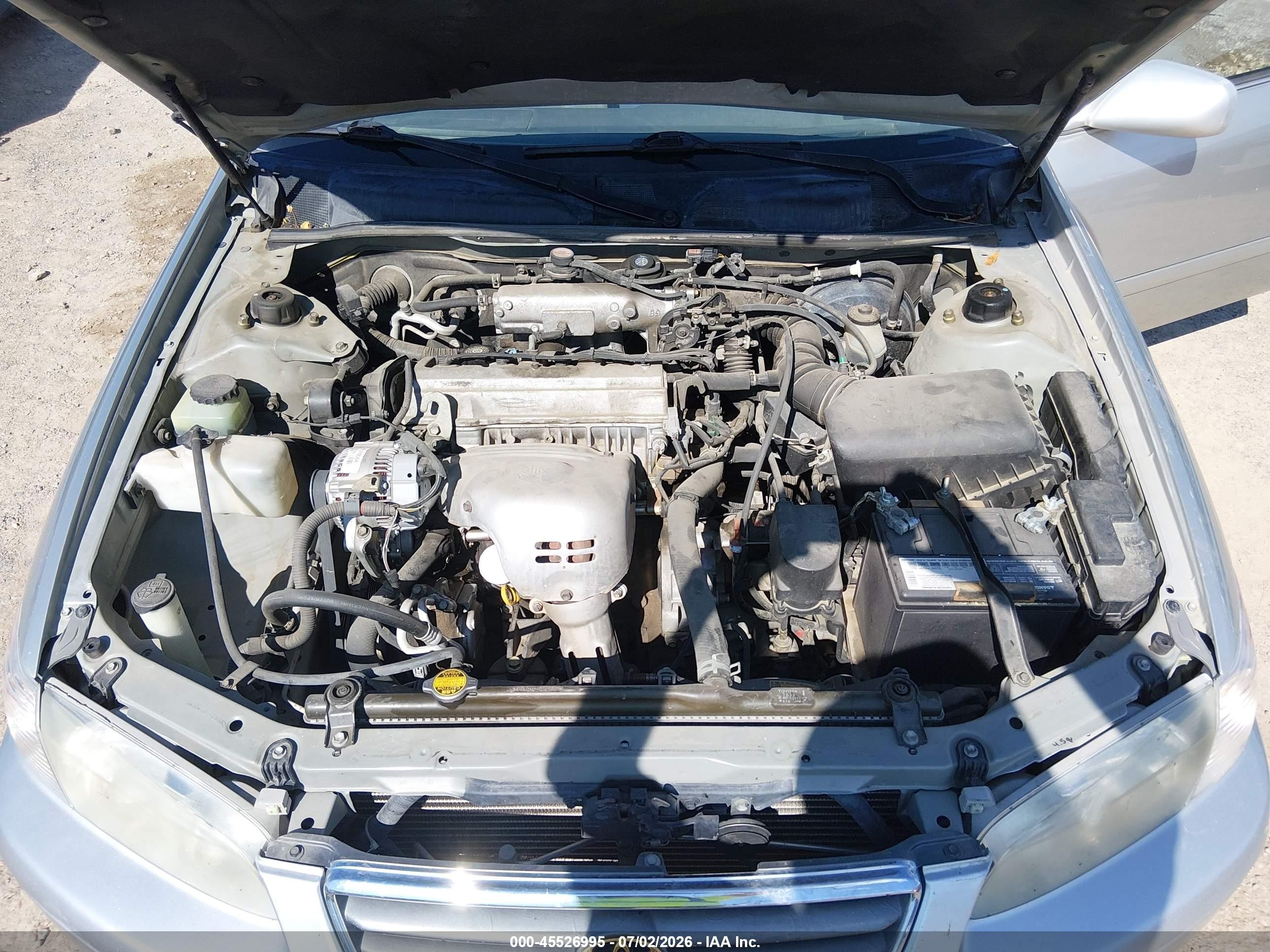2000 Toyota Camry Le Silver vin: JT2BG22K4Y0421691