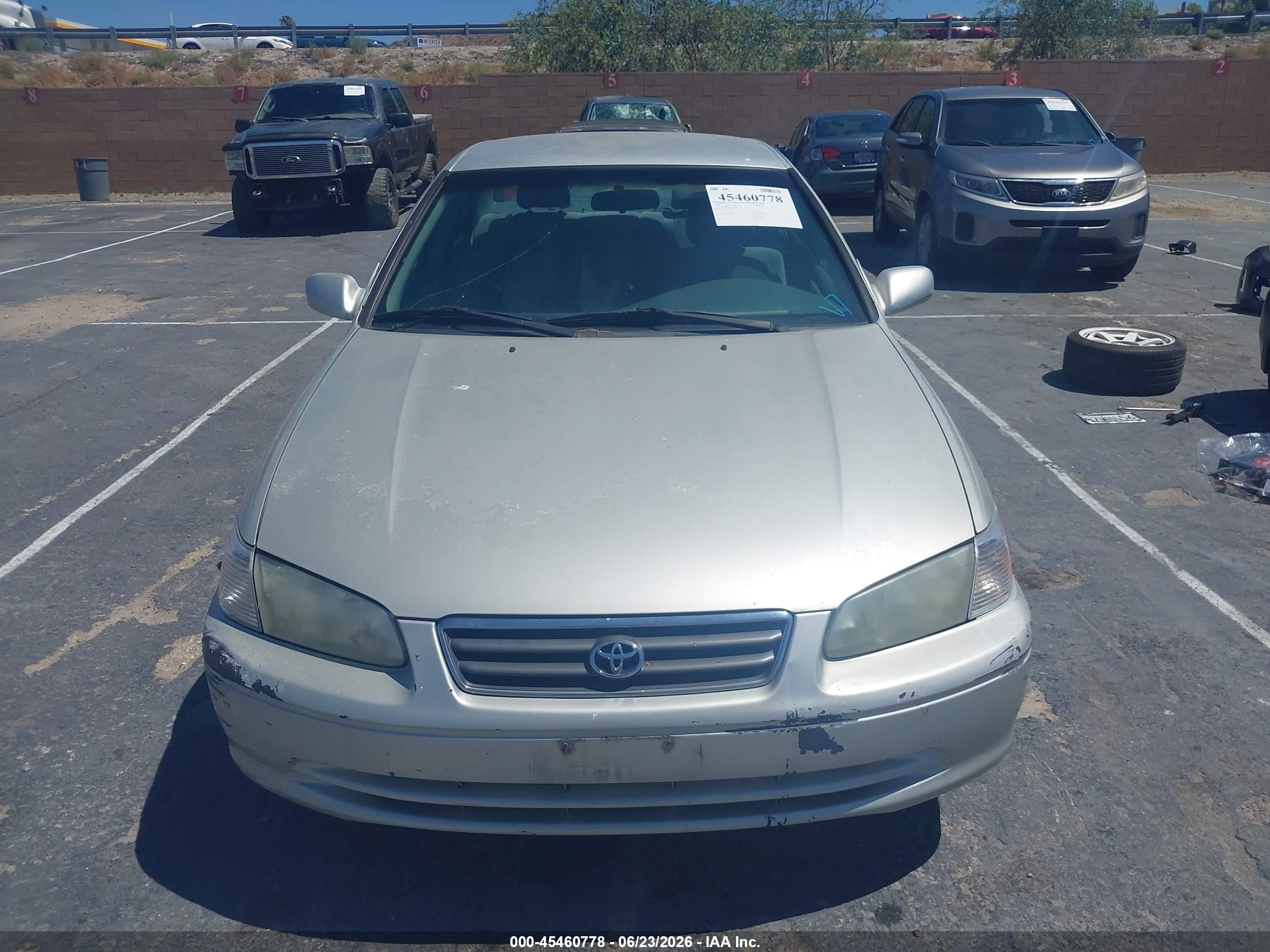 2000 Toyota Camry Le Серебряный vin: JT2BG22K4Y0440001