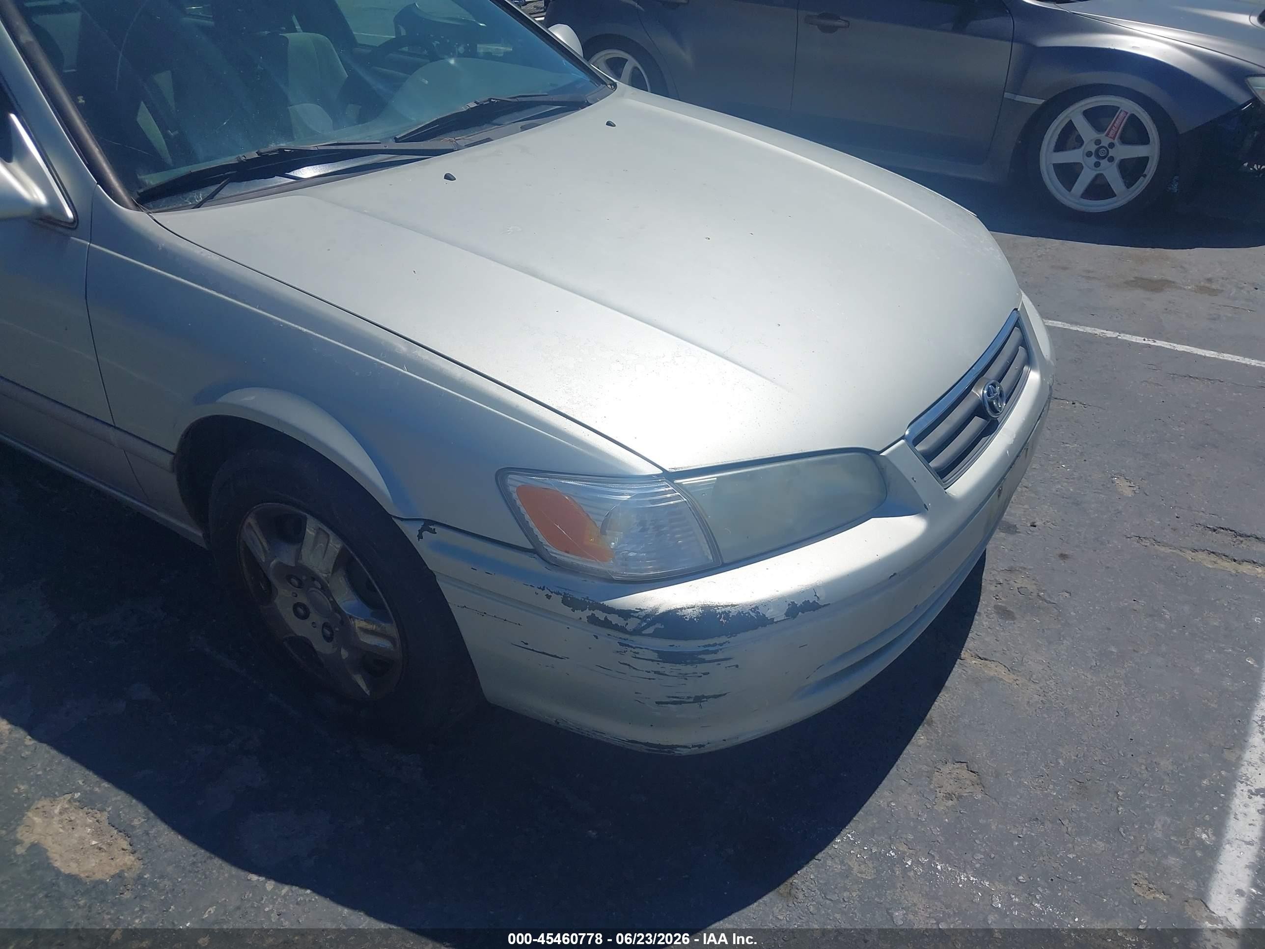 2000 Toyota Camry Le Серебряный vin: JT2BG22K4Y0440001