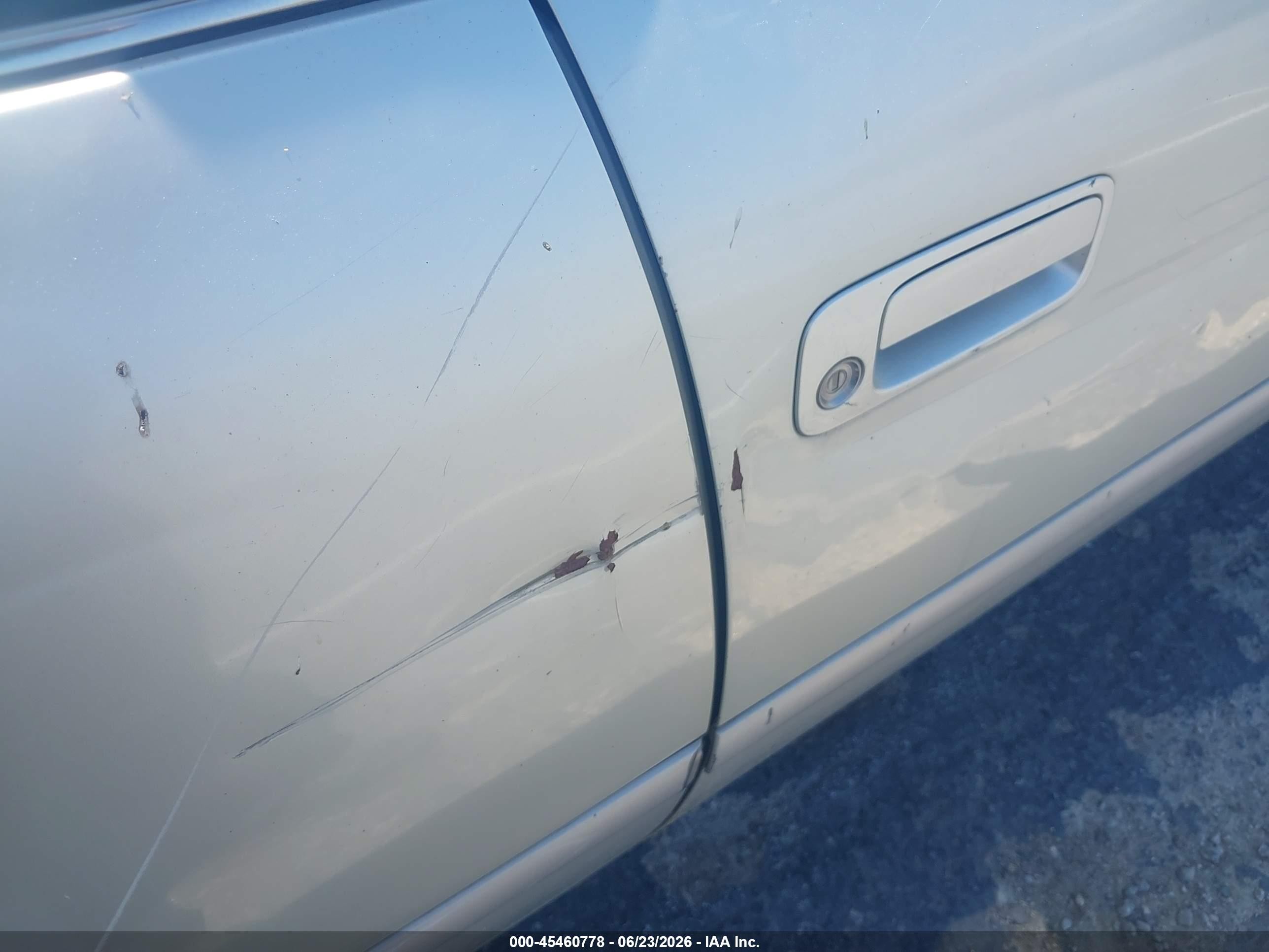 2000 Toyota Camry Le Серебряный vin: JT2BG22K4Y0440001