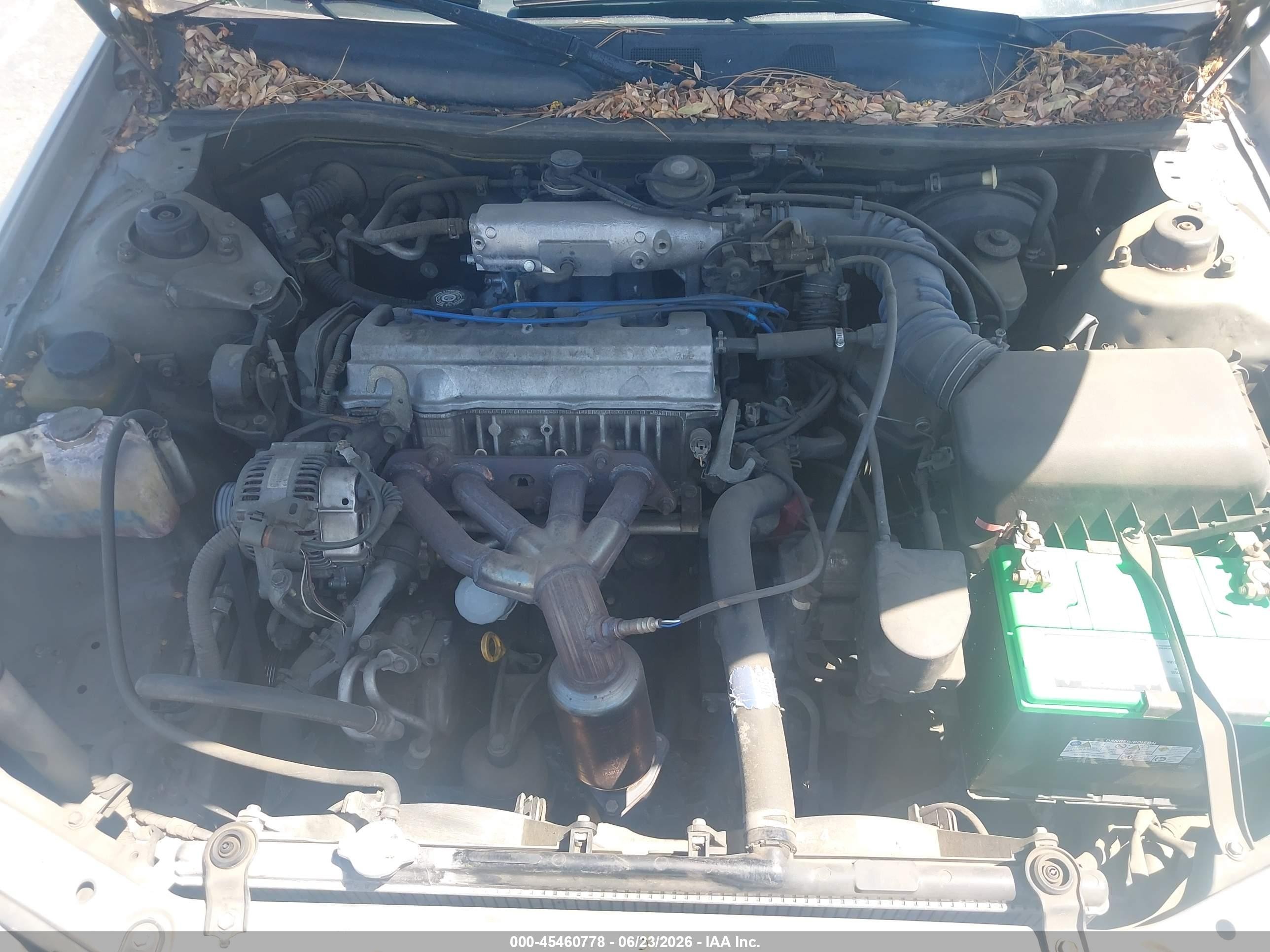 2000 Toyota Camry Le Серебряный vin: JT2BG22K4Y0440001