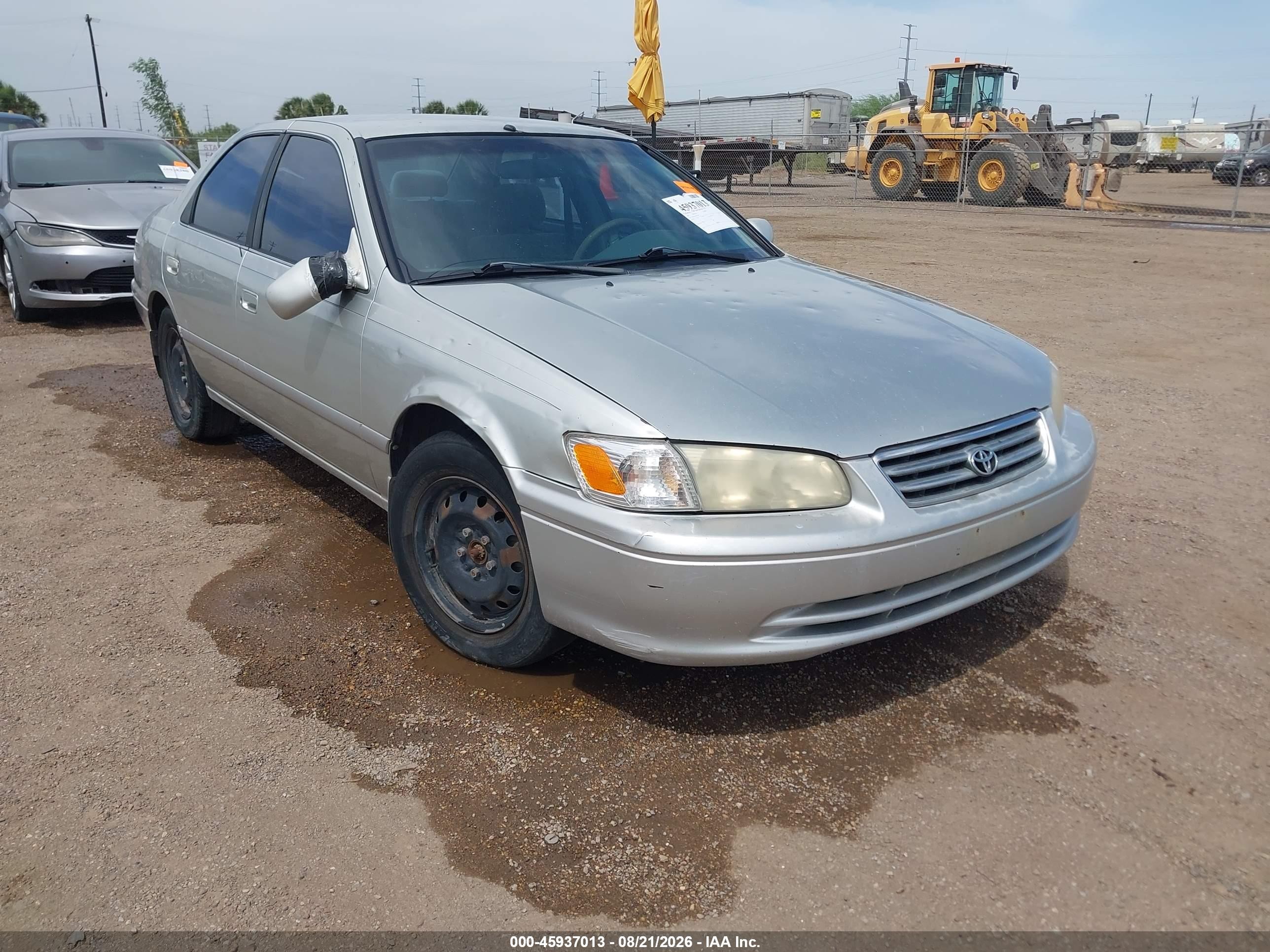 2001 Toyota Camry Le Серебряный vin: JT2BG22K510550268