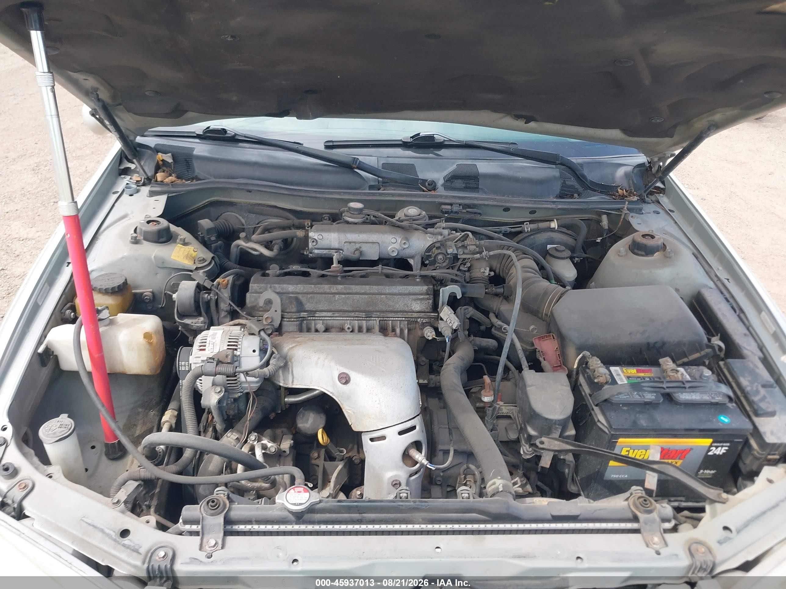 2001 Toyota Camry Le Серебряный vin: JT2BG22K510550268
