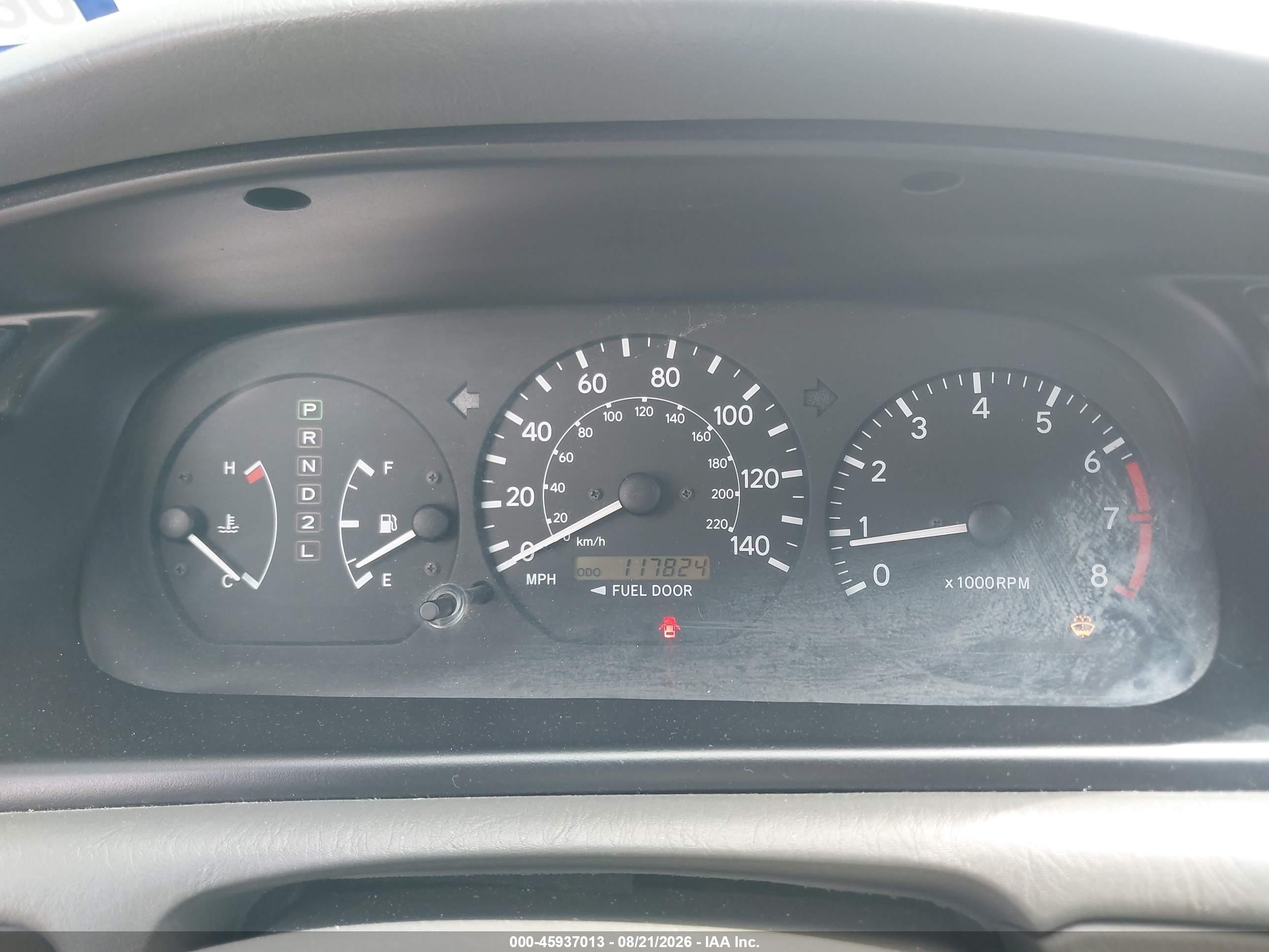 2001 Toyota Camry Le Серебряный vin: JT2BG22K510550268