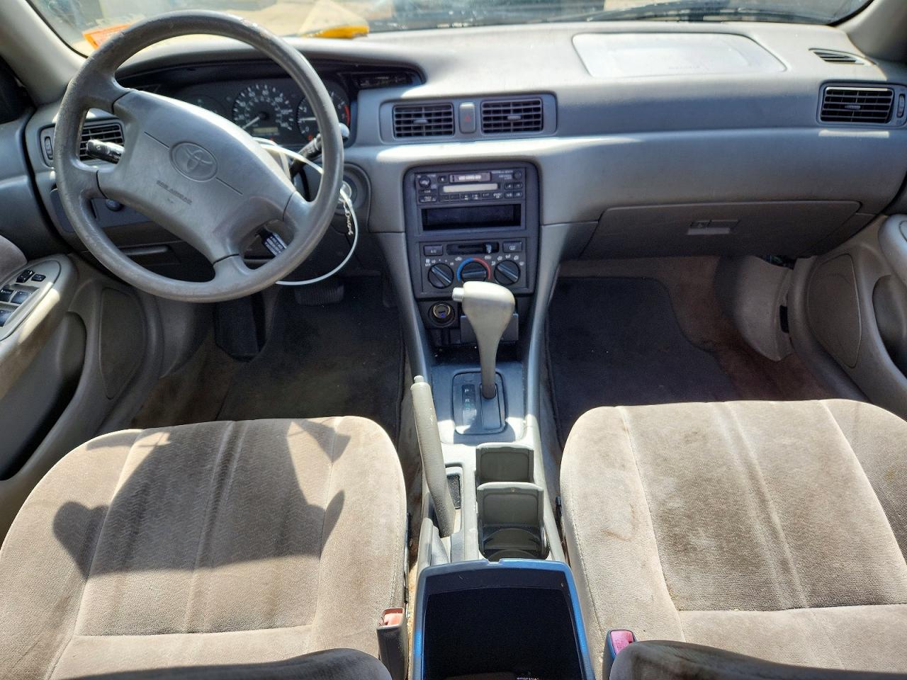 1998 Toyota Camry Le Зеленый vin: JT2BG22K5W0139508