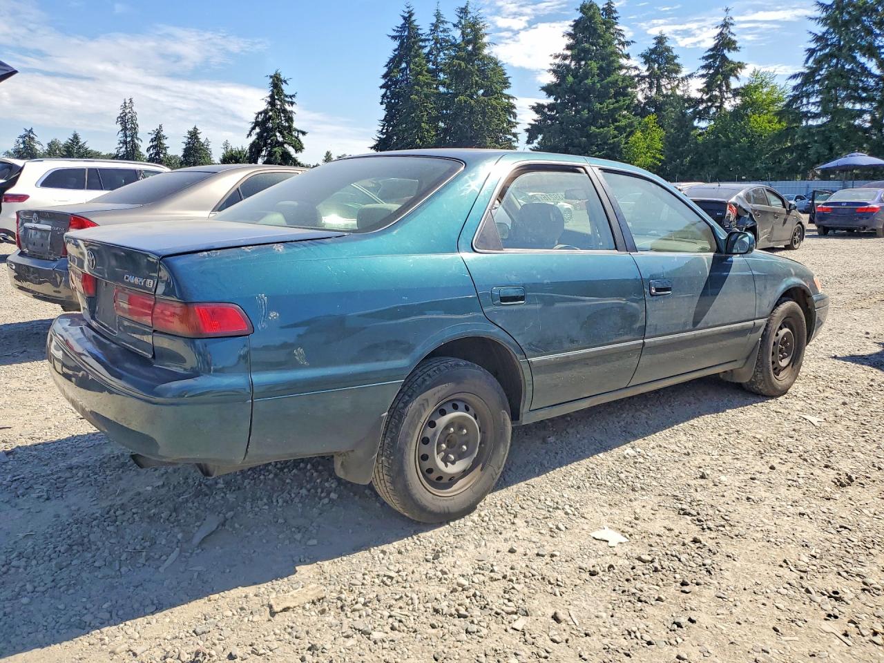 1998 Toyota Camry Le Зеленый vin: JT2BG22K5W0188322