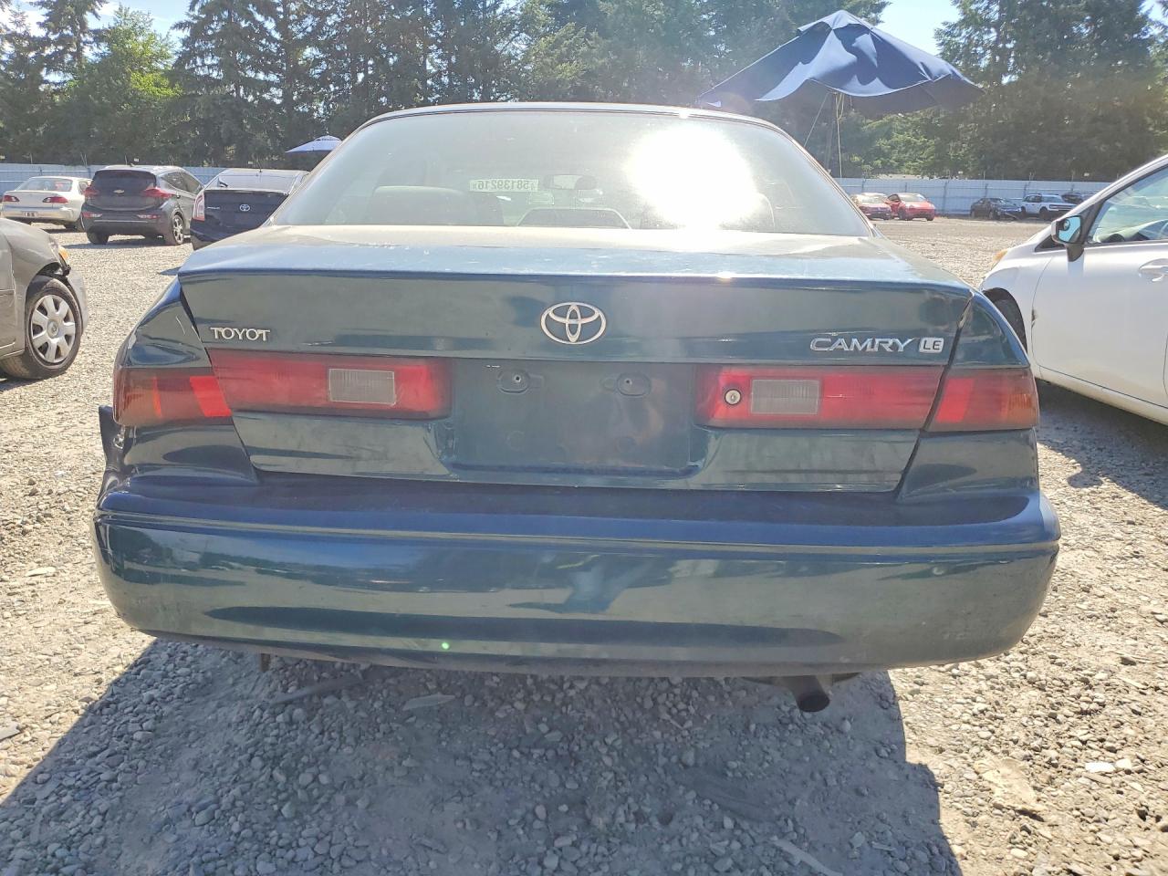 1998 Toyota Camry Le Зеленый vin: JT2BG22K5W0188322
