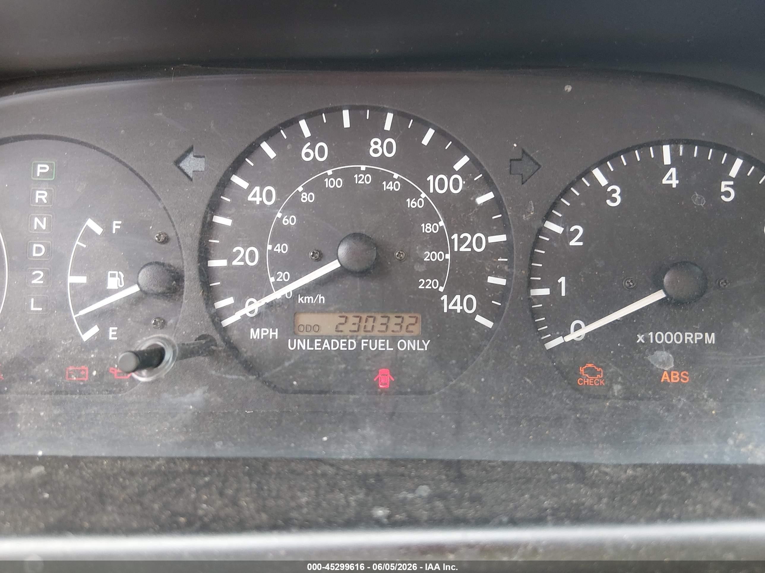 1999 Toyota Camry Le White vin: JT2BG22K5X0274165