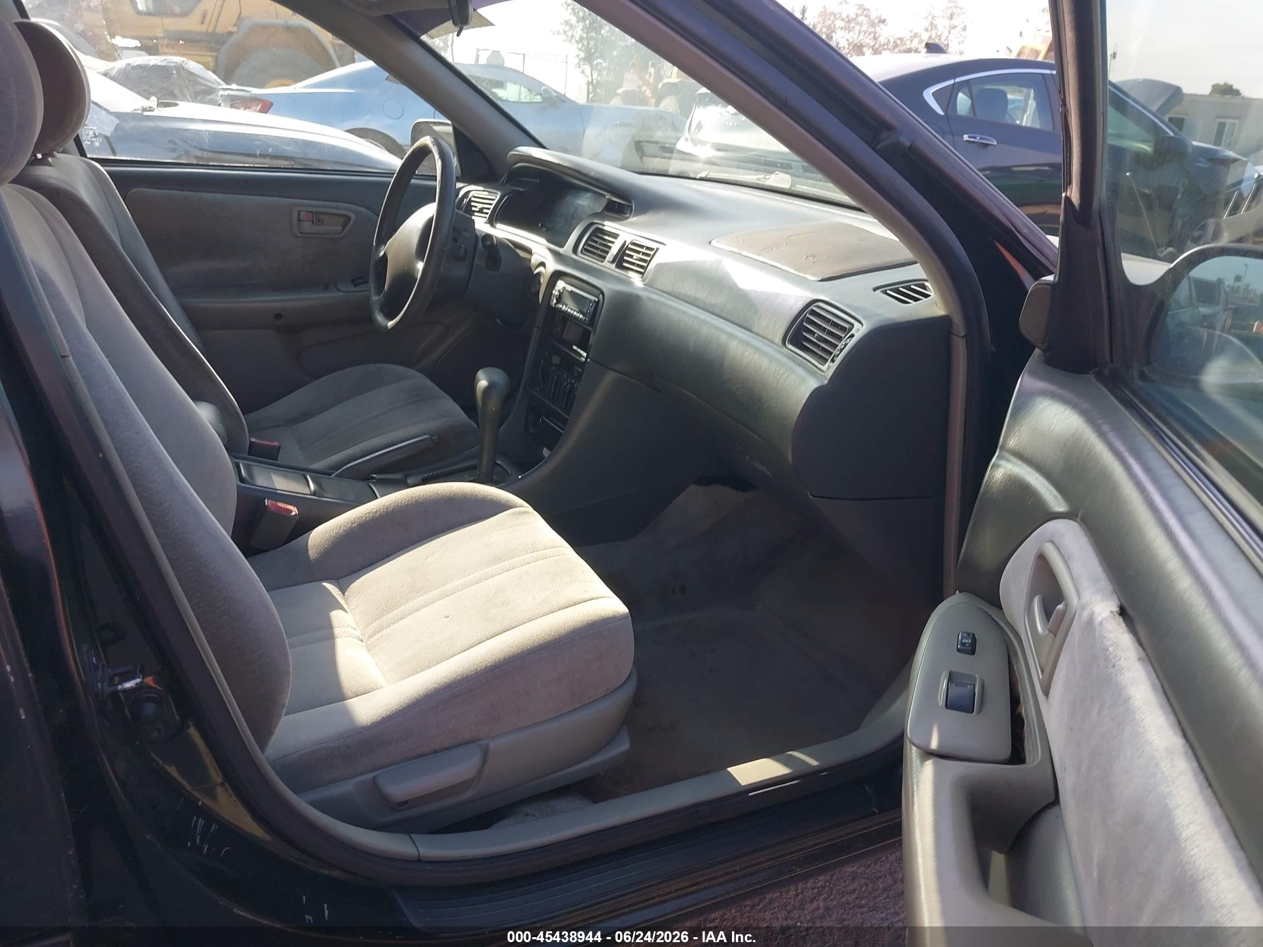 1999 Toyota Camry Le Black vin: JT2BG22K5X0312414