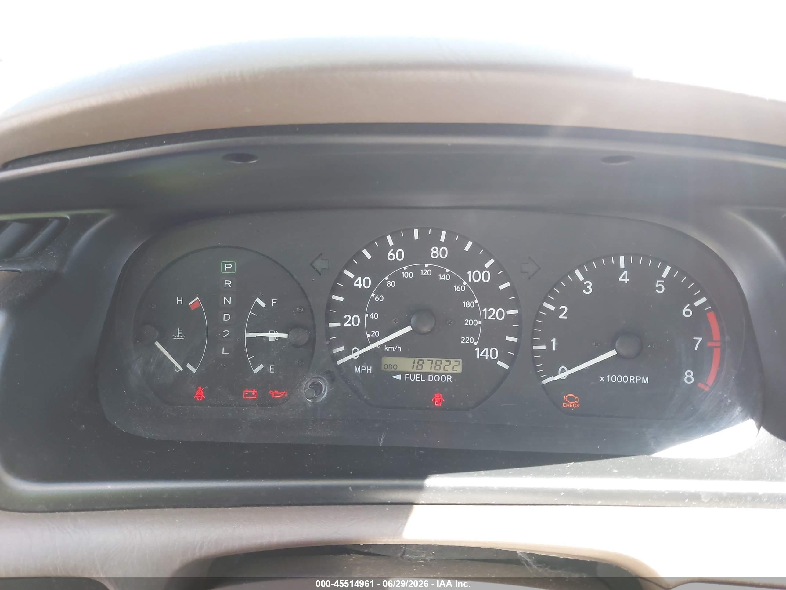 2000 Toyota Camry Le Gold vin: JT2BG22K5Y0413597