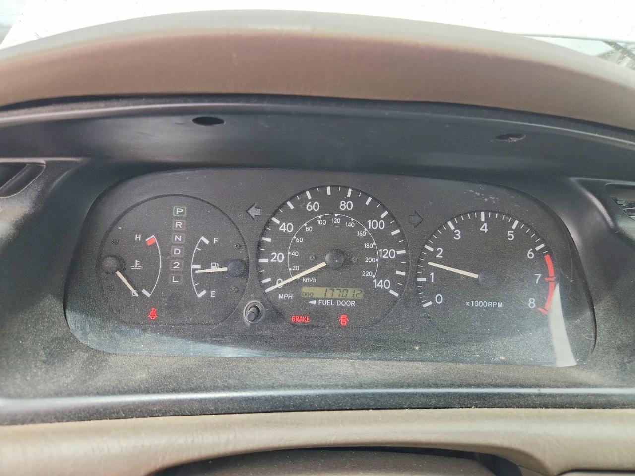 2000 Toyota Camry Le Белый vin: JT2BG22K5Y0447698