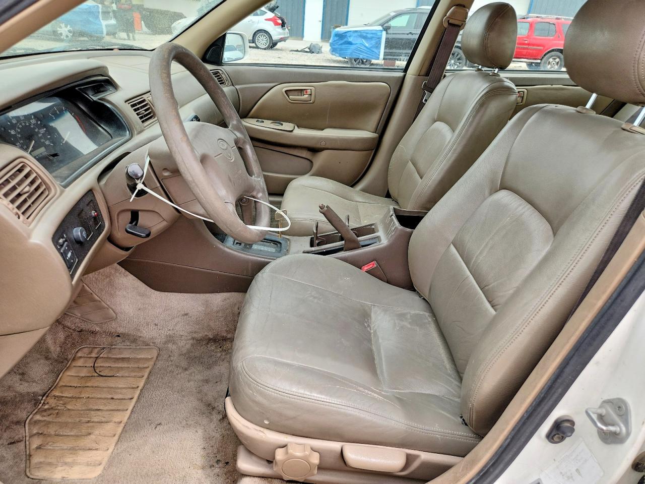2000 Toyota Camry Le Белый vin: JT2BG22K5Y0447698