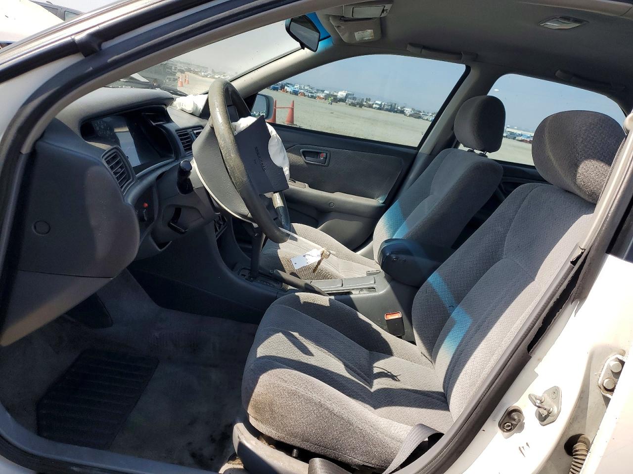 2001 Toyota Camry Le White vin: JT2BG22K610566169