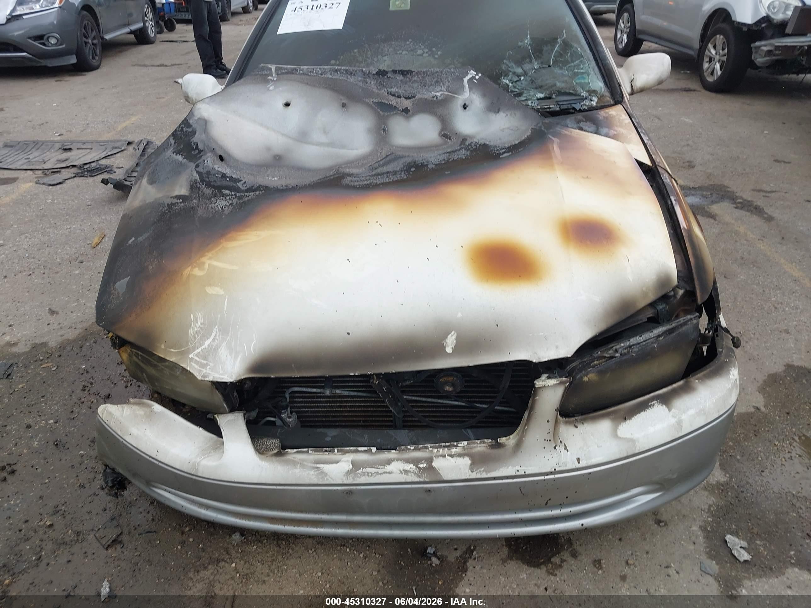 2001 Toyota Camry Le White vin: JT2BG22K610594229