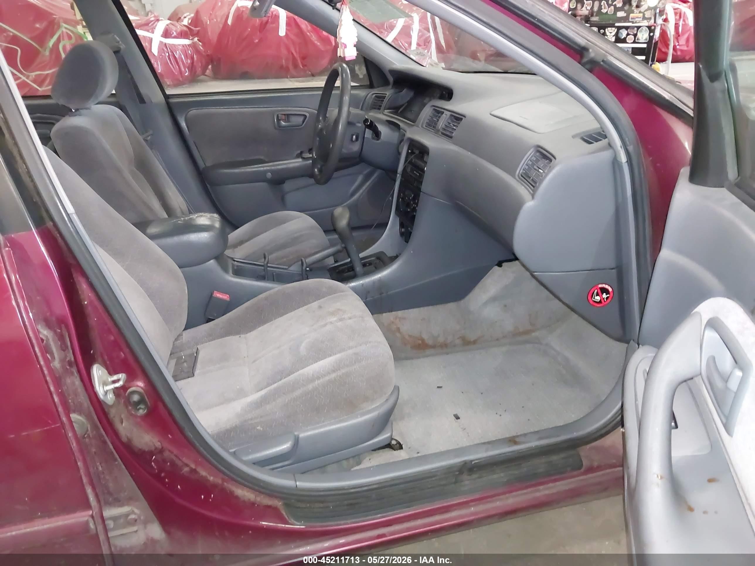 1997 Toyota Camry Le Burgundy vin: JT2BG22K6V0004391