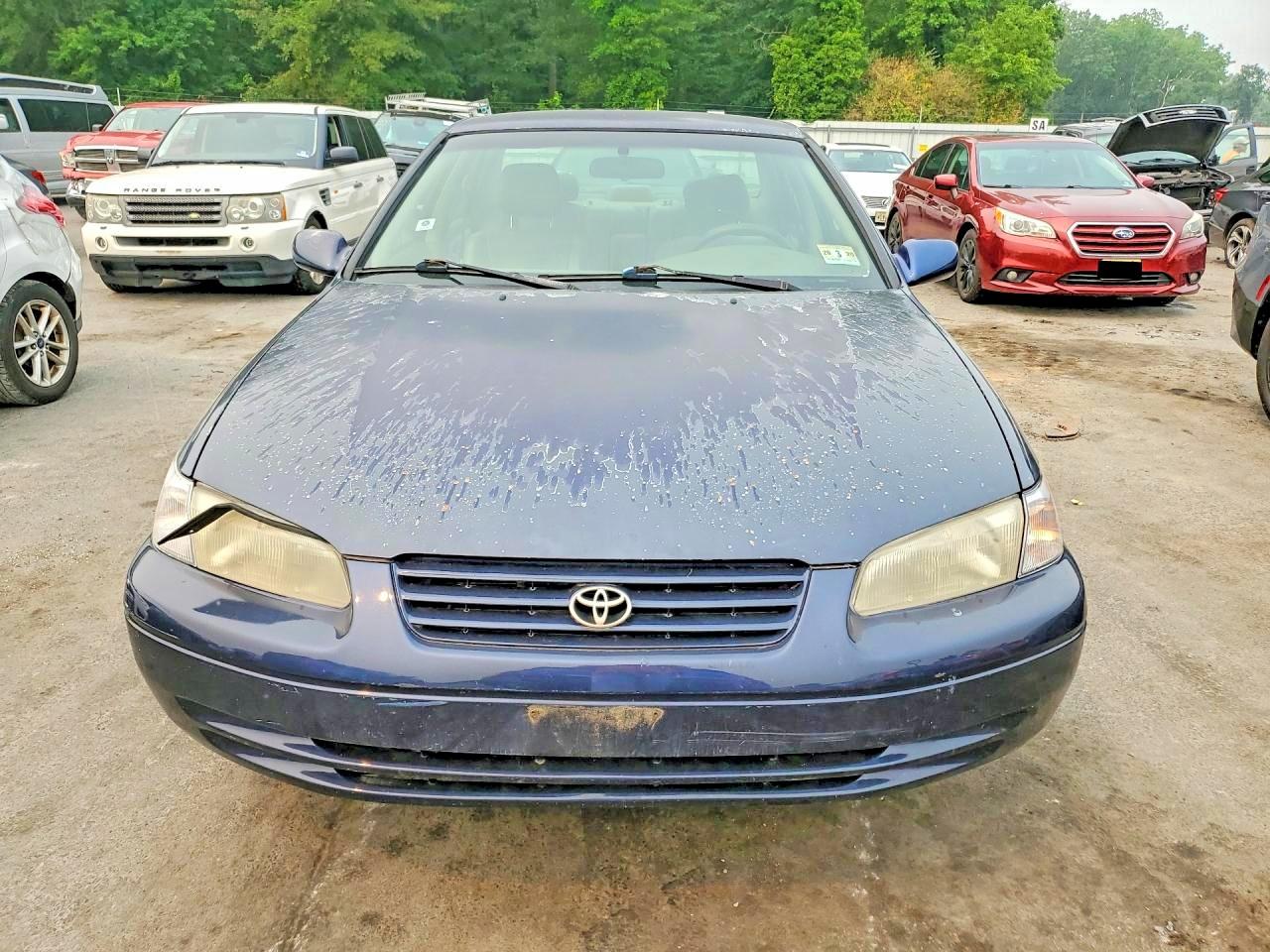 1998 Toyota Camry Le Blue vin: JT2BG22K6W0156866