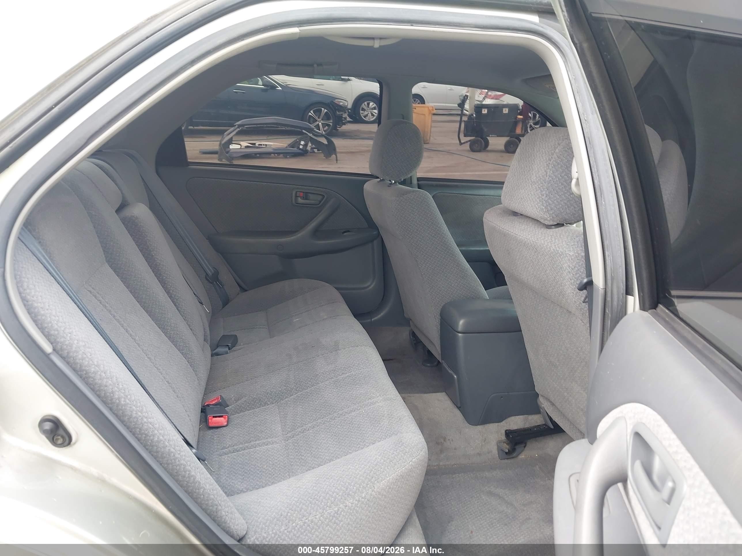 2001 Toyota Camry Le Silver vin: JT2BG22K710569954