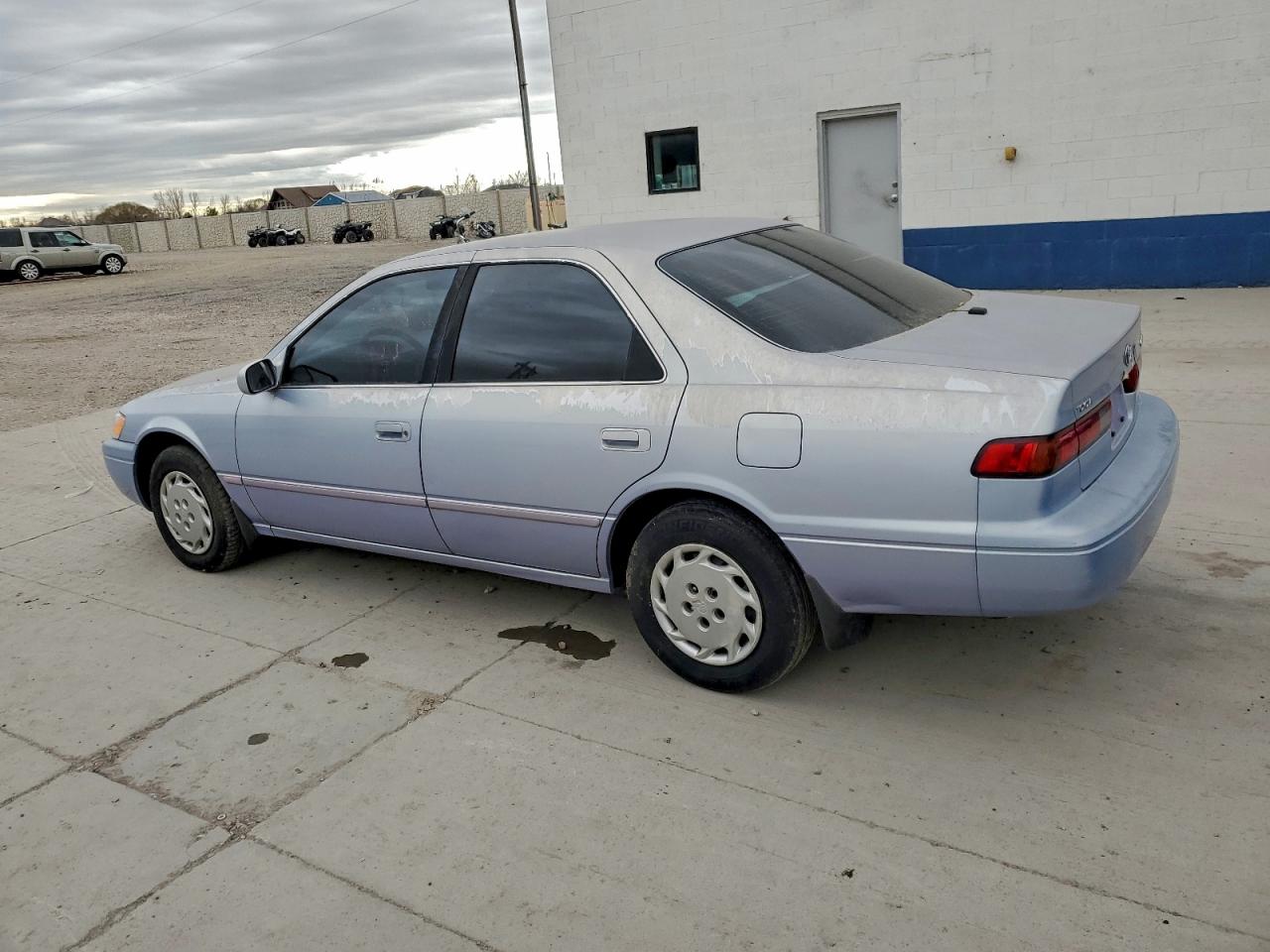 1998 Toyota Camry Ce Silver vin: JT2BG22K7W0109619