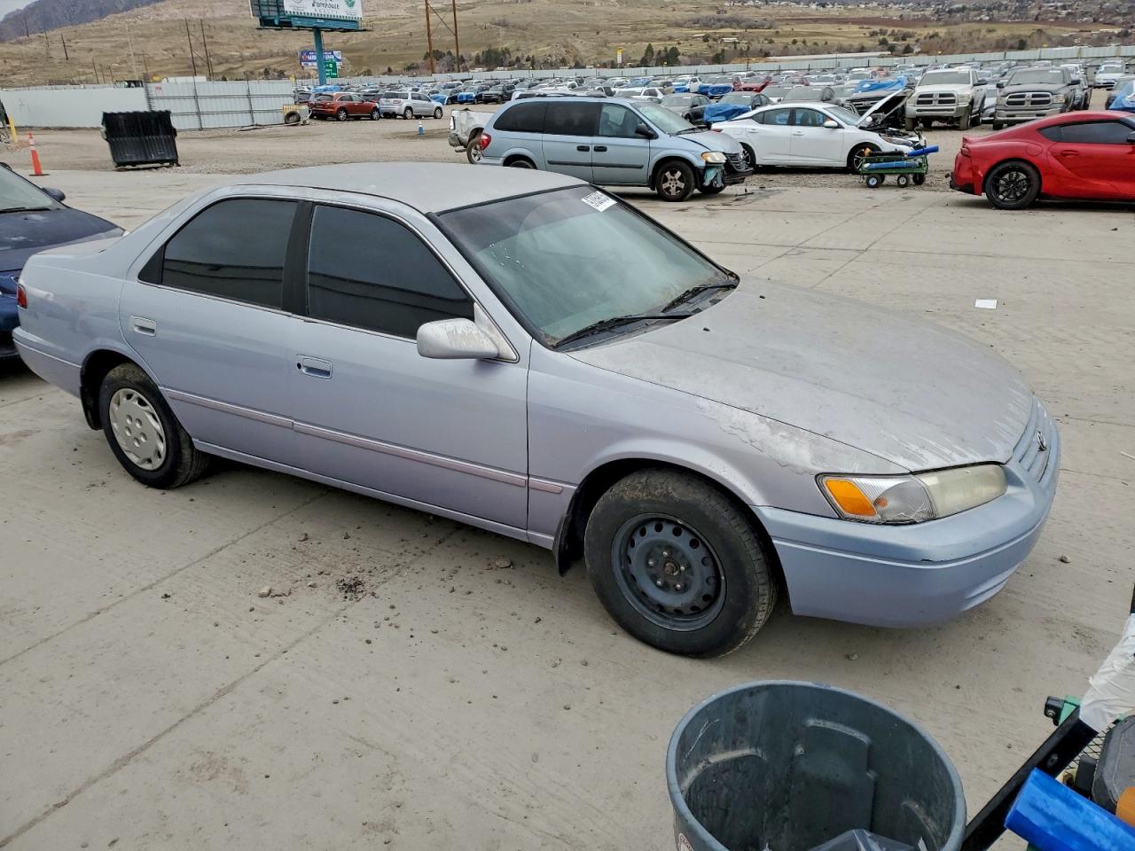 1998 Toyota Camry Ce Silver vin: JT2BG22K7W0109619