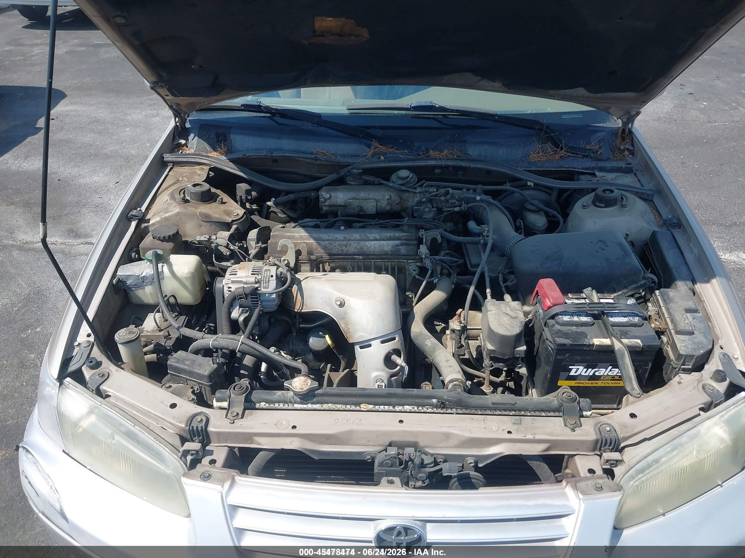 1998 Toyota Camry Le Gold vin: JT2BG22K7W0123732