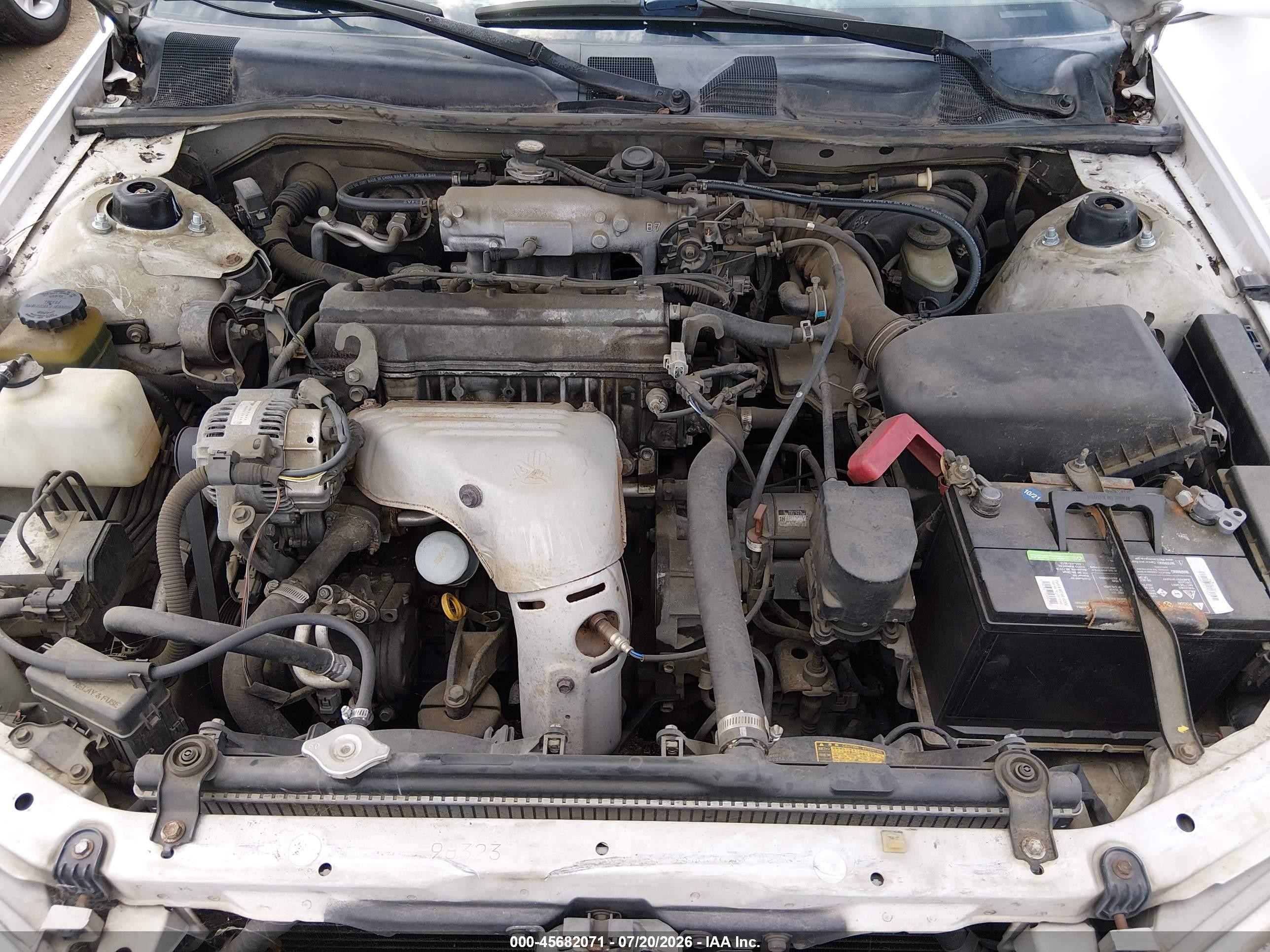 1998 Toyota Camry Le White vin: JT2BG22K7W0238203