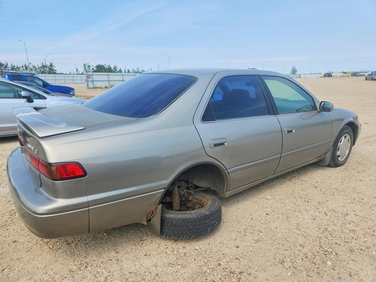 1999 Toyota Camry Ce Beige vin: JT2BG22K7X0348590