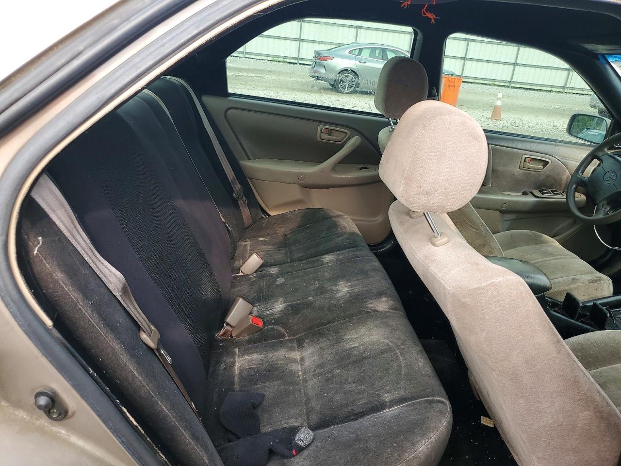 1999 Toyota Camry Le Золотой vin: JT2BG22K7X0371870