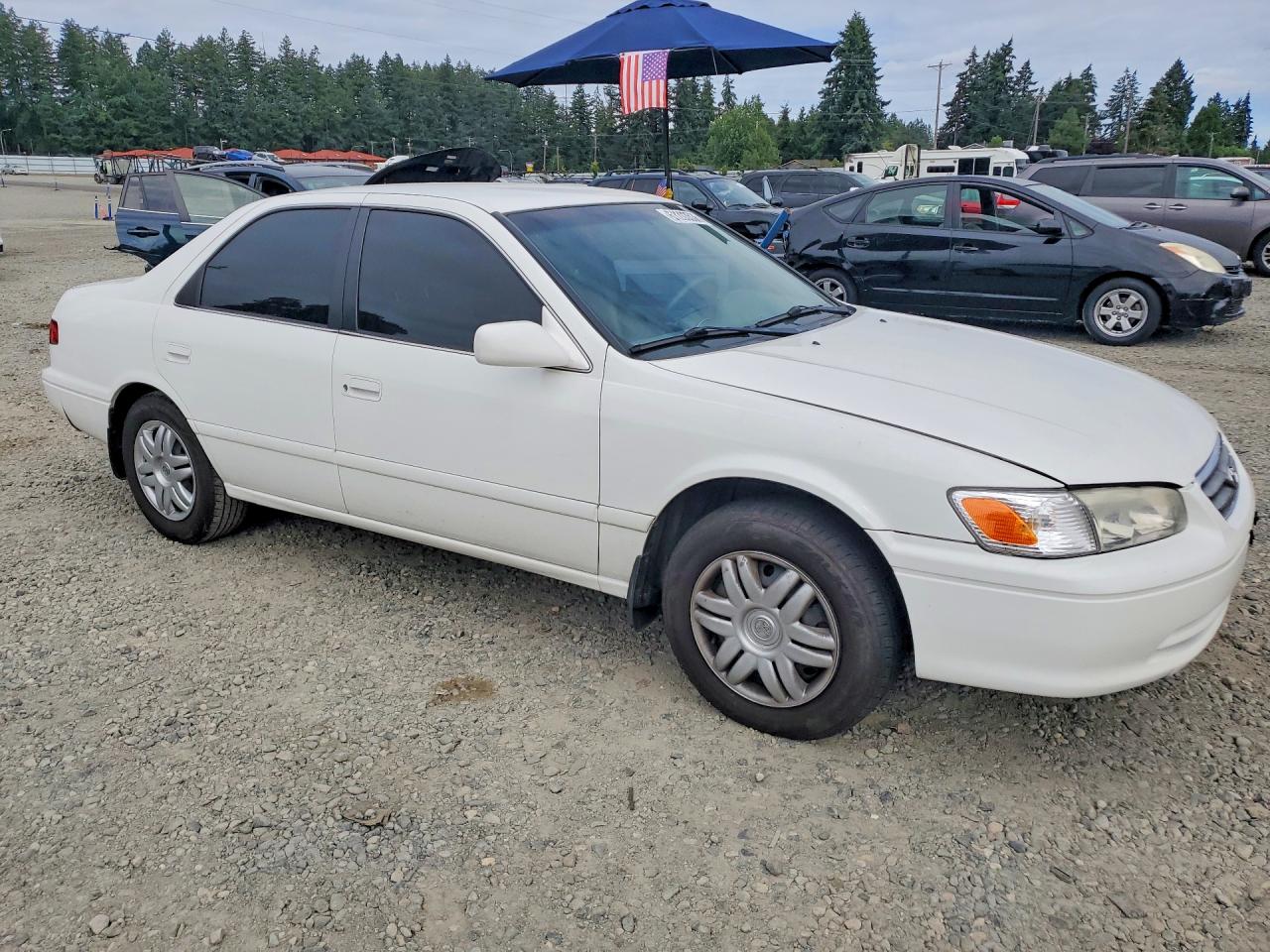 2000 Toyota Camry Le White vin: JT2BG22K7Y0397158