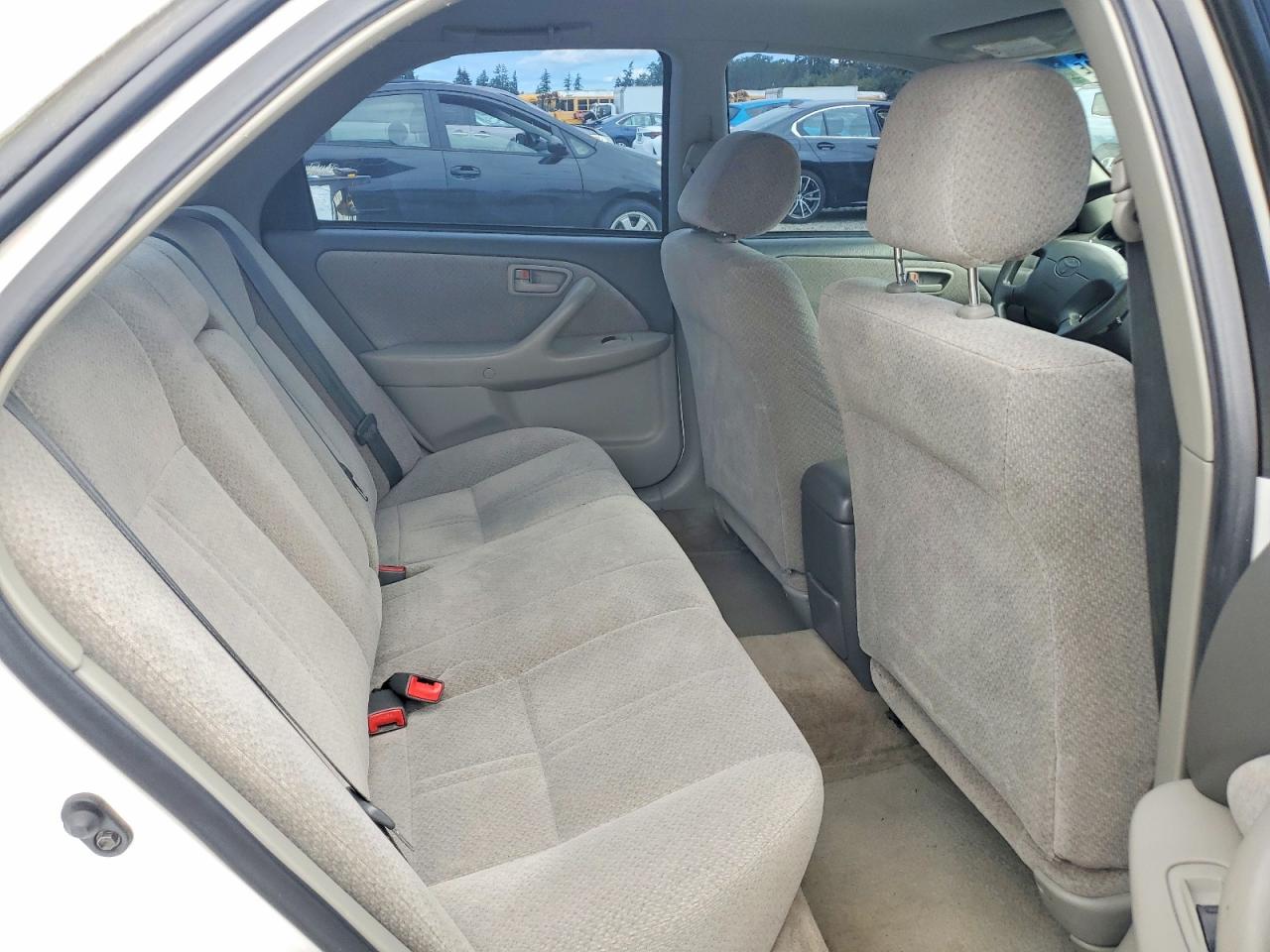 2000 Toyota Camry Le White vin: JT2BG22K7Y0397158