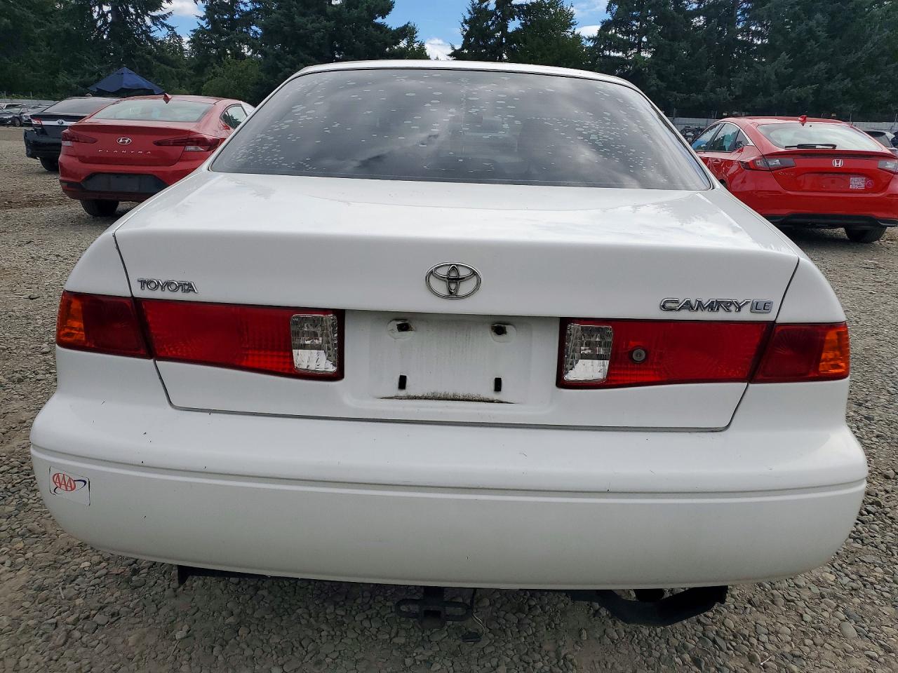 2000 Toyota Camry Le White vin: JT2BG22K7Y0397158