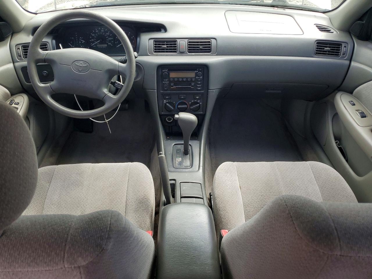 2000 Toyota Camry Le White vin: JT2BG22K7Y0397158