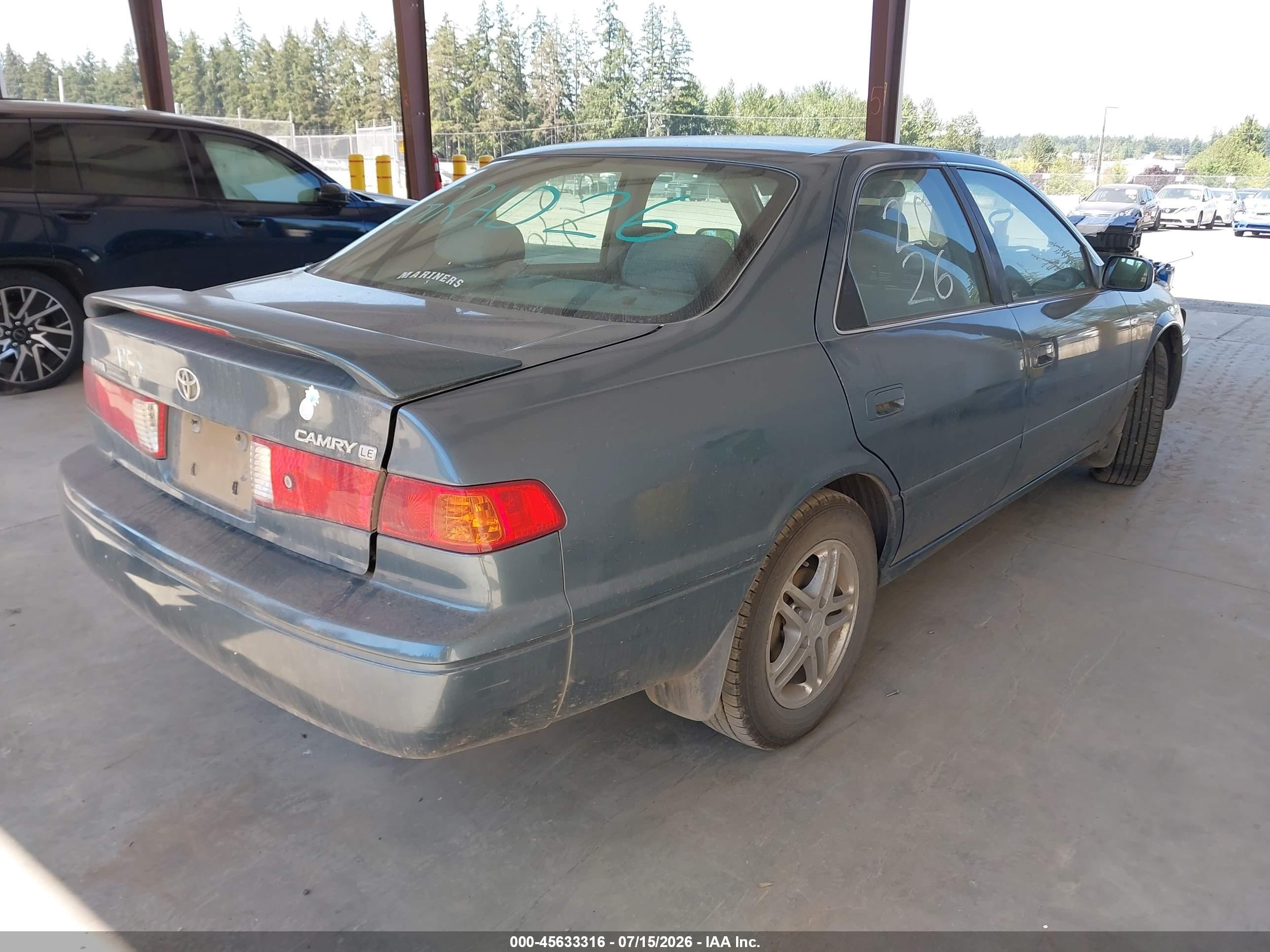 2000 Toyota Camry Le Green vin: JT2BG22K7Y0409048