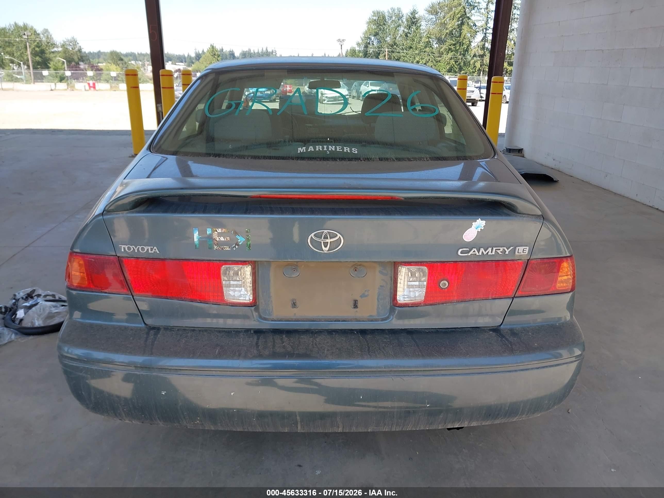 2000 Toyota Camry Le Green vin: JT2BG22K7Y0409048