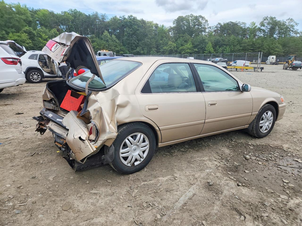 2000 Toyota Camry Le Tan vin: JT2BG22K7Y0419630