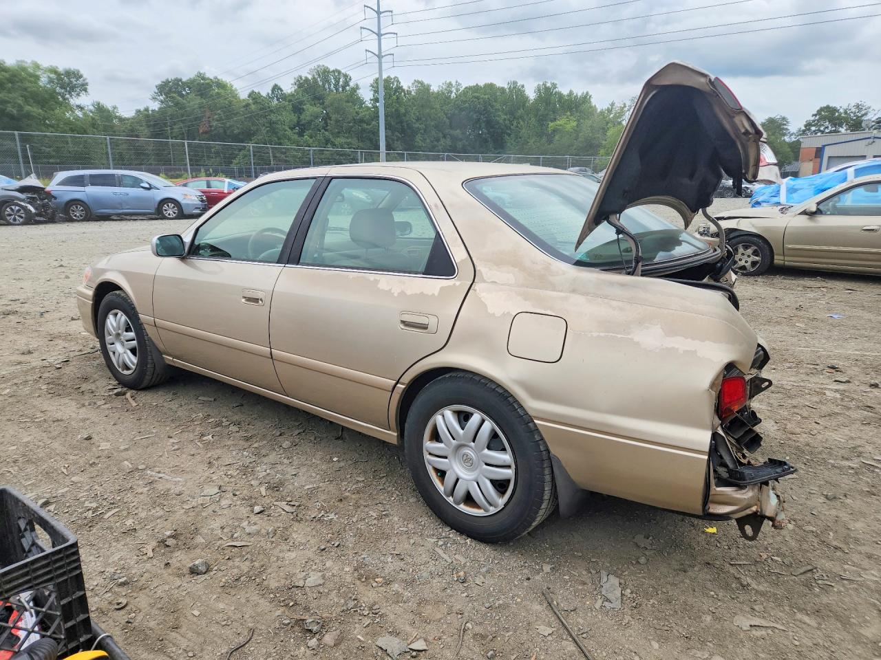 2000 Toyota Camry Le Tan vin: JT2BG22K7Y0419630