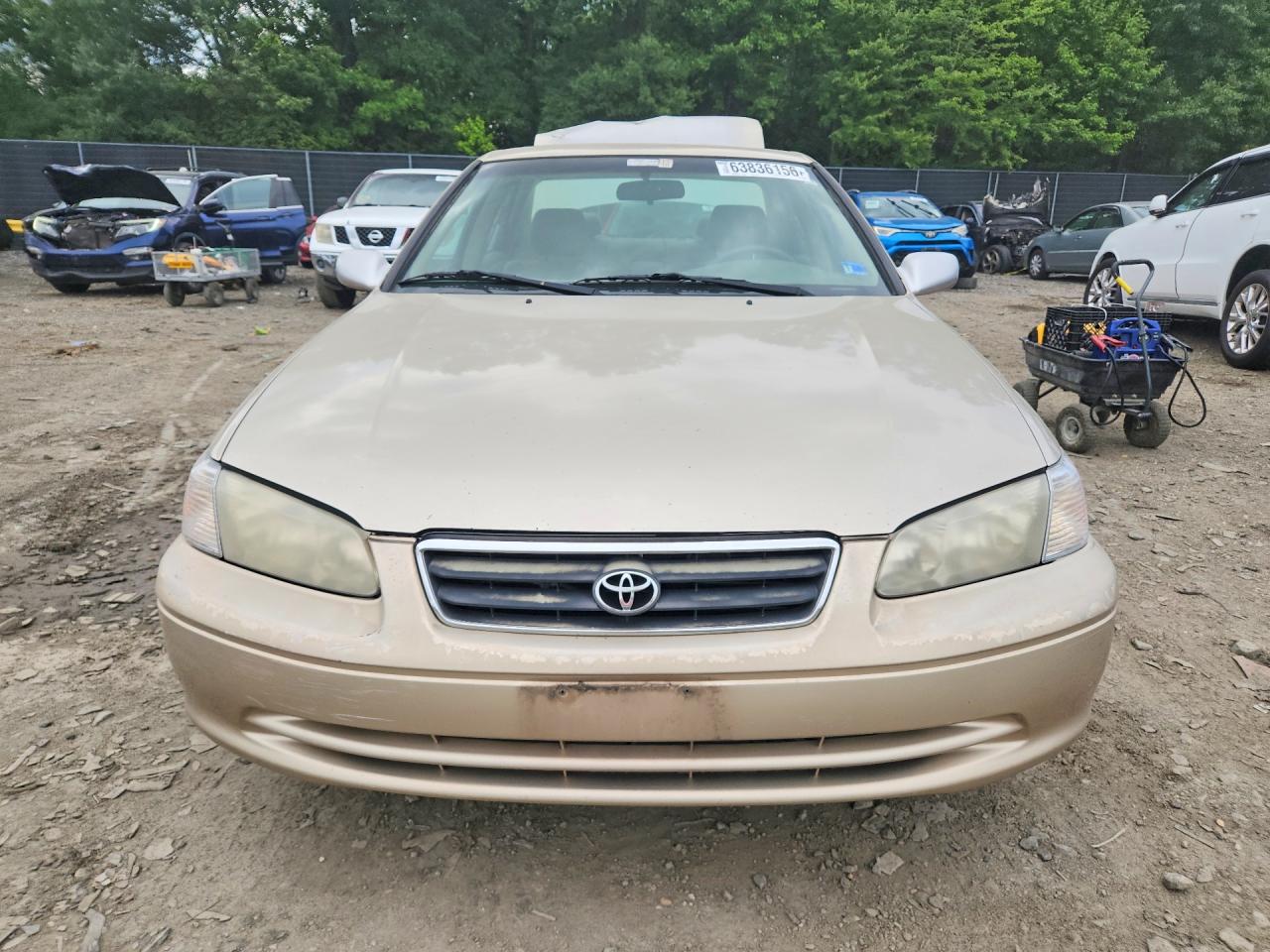 2000 Toyota Camry Le Tan vin: JT2BG22K7Y0419630