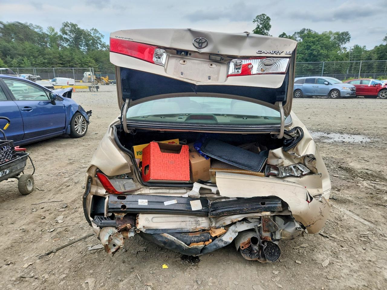 2000 Toyota Camry Le Tan vin: JT2BG22K7Y0419630