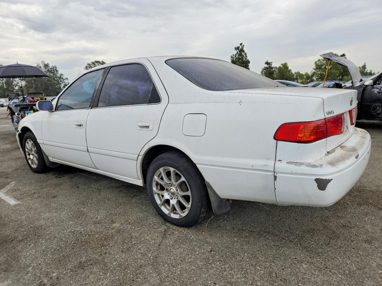 2000 Toyota Camry Le Белый vin: JT2BG22K7Y0424794