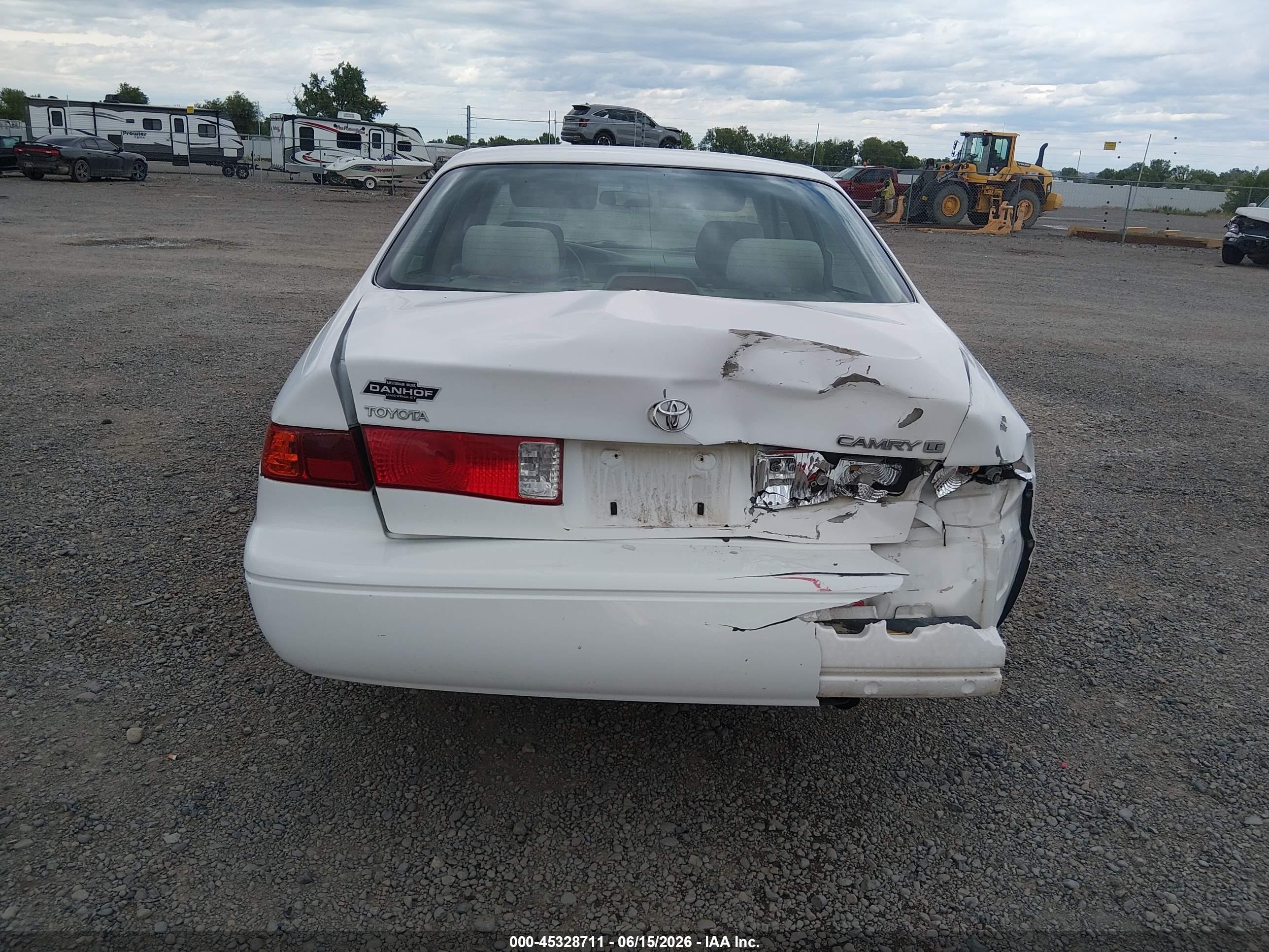 2000 Toyota Camry Le White vin: JT2BG22K7Y0452241