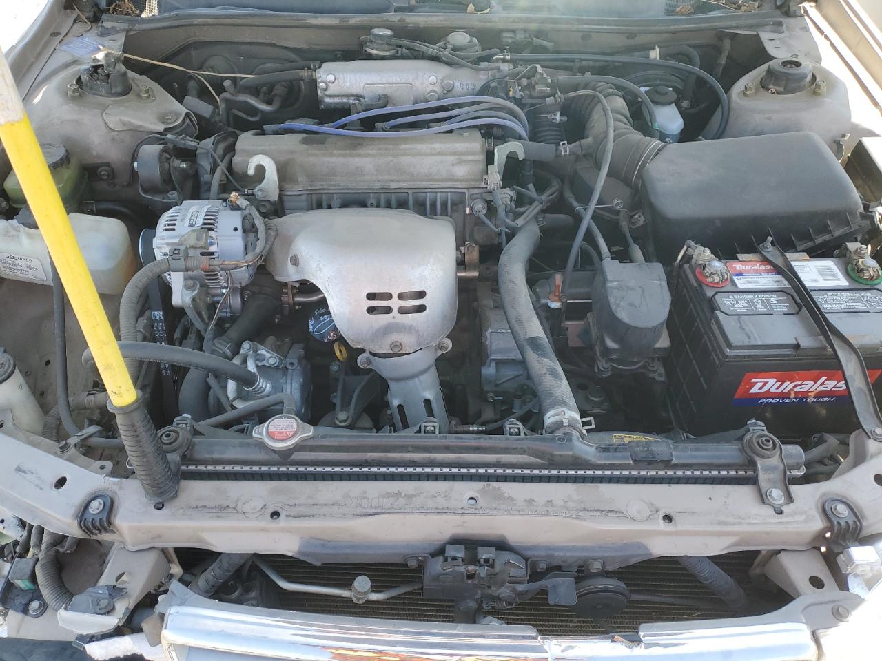 2000 Toyota Camry Le Gold vin: JT2BG22K7Y0476345