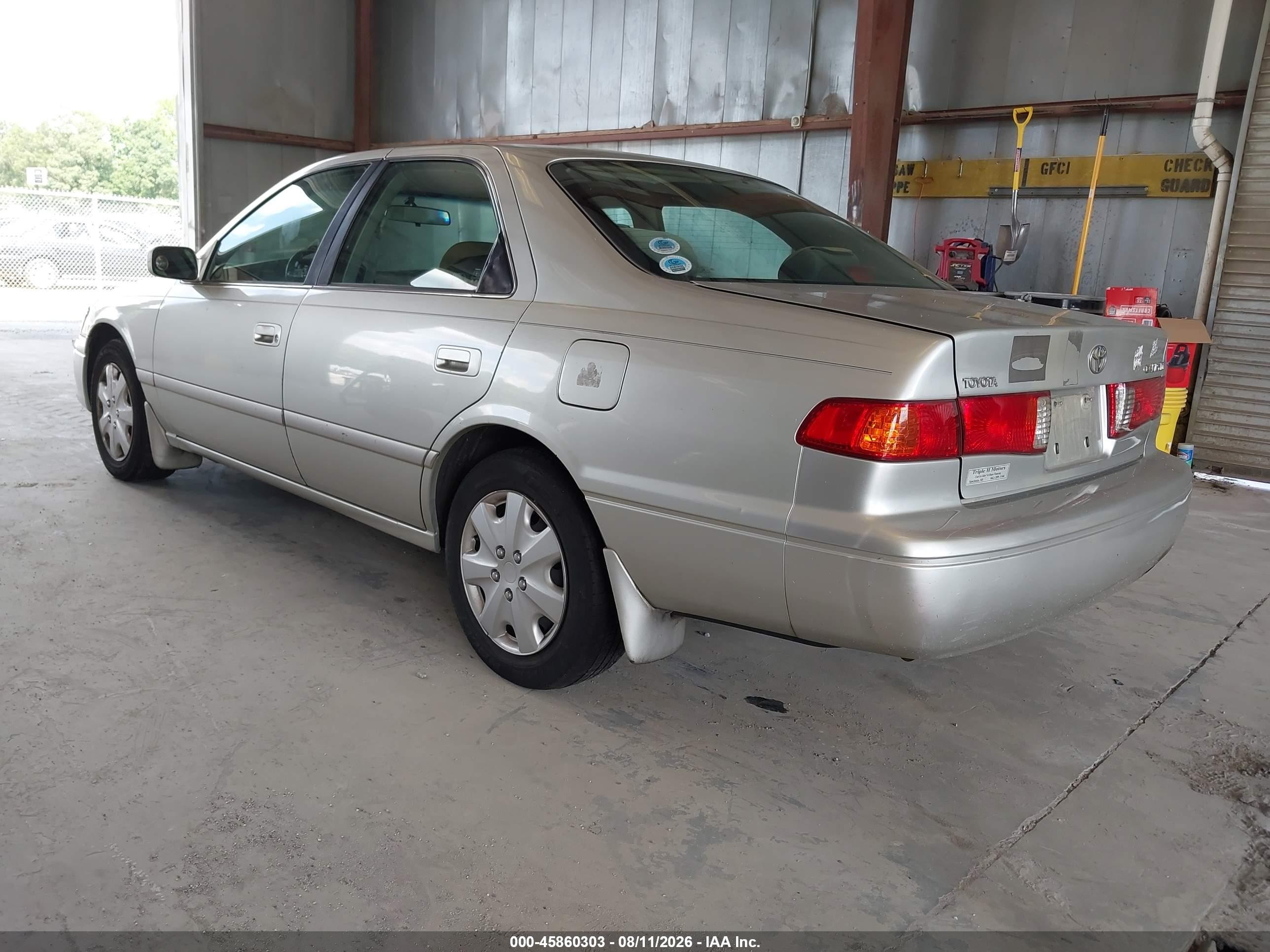 2000 Toyota Camry Le Silver vin: JT2BG22K7Y0492500
