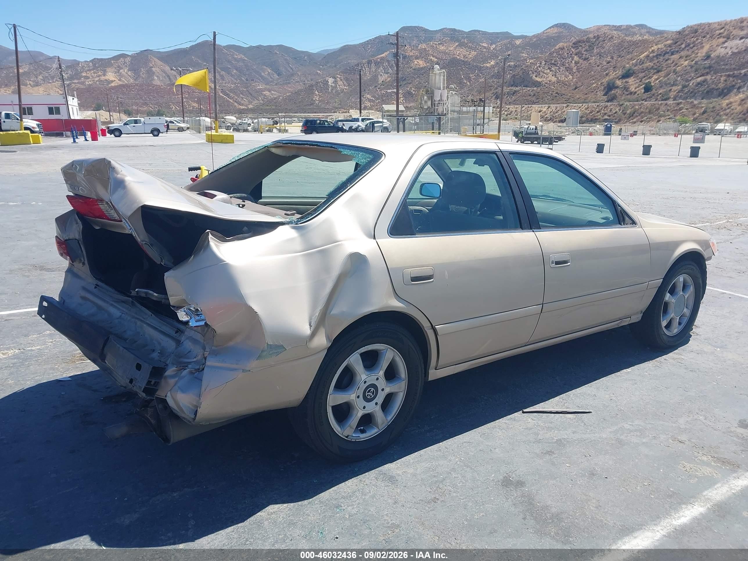2000 Toyota Camry Le Champagne vin: JT2BG22K7Y0499463