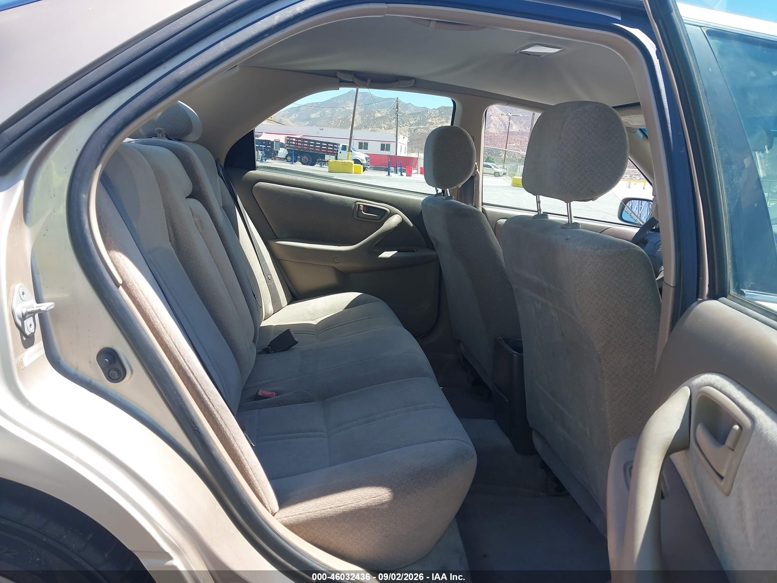 2000 Toyota Camry Le Champagne vin: JT2BG22K7Y0499463