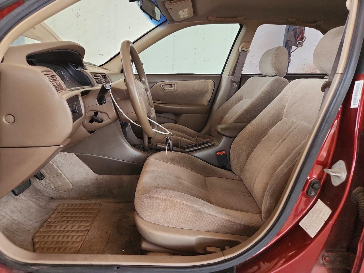 2000 Toyota Camry Le Red vin: JT2BG22K7Y0507643