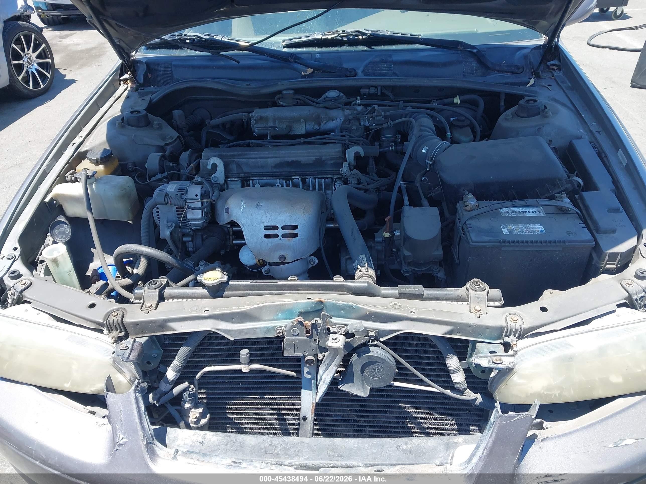 2000 Toyota Camry Le Серый vin: JT2BG22K7Y0515712